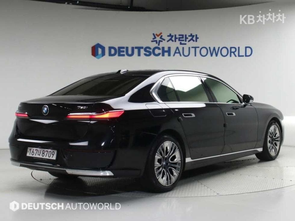 BMW - 7-Series | 740 sDrive M Sport Executive 2