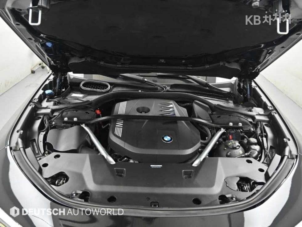 BMW - 7-Series | 740 sDrive M Sport Executive 6