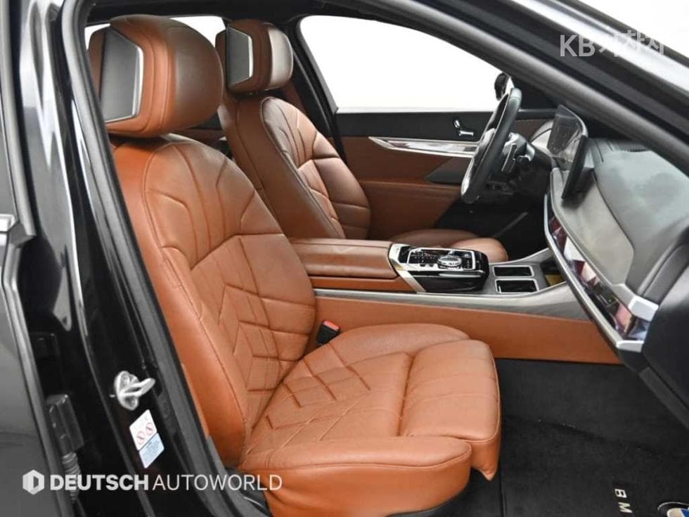 BMW - 7-Series | 740 sDrive M Sport Executive 10