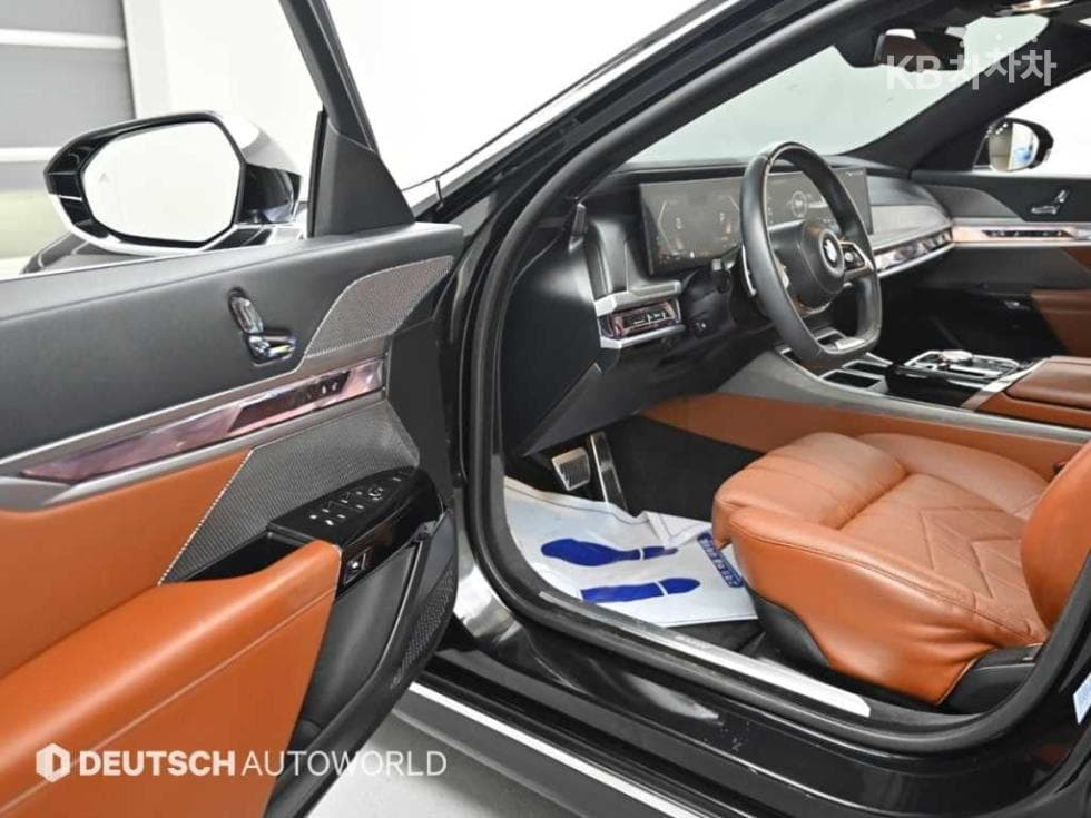 BMW - 7-Series | 740 sDrive M Sport Executive 11