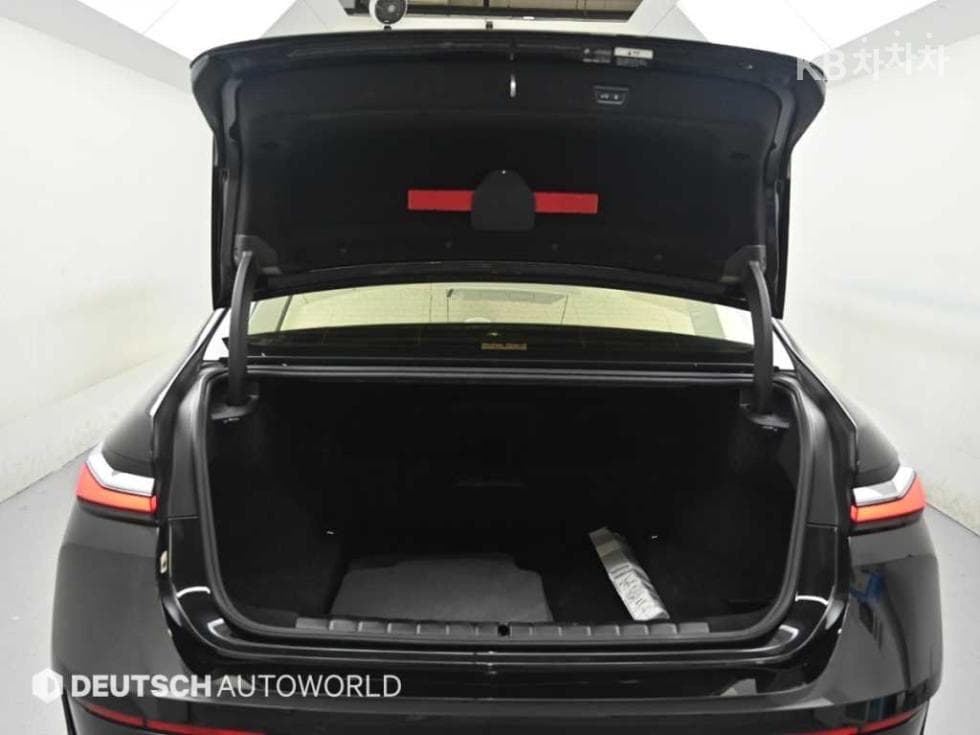 BMW - 7-Series | 740 sDrive M Sport Executive 19