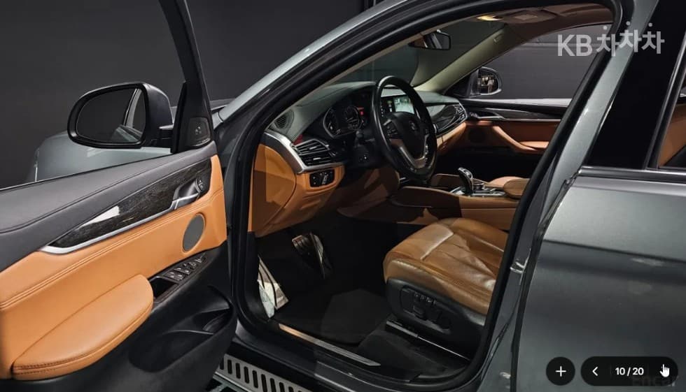 BMW - X6 | xDrive 30 Base 10