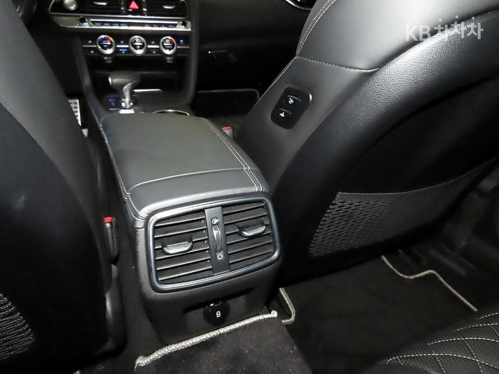 جينيسيس - G70 | 2.0T AWD Sport Package 16
