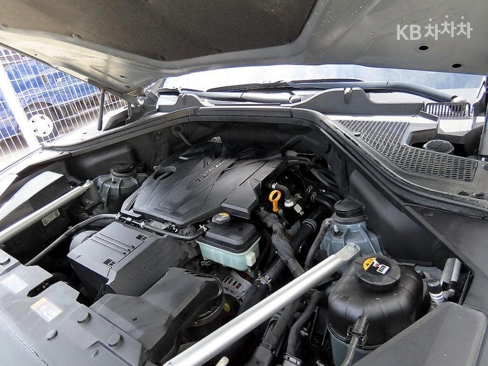 جينيسيس - GV80 | 2.5 Turbo Gasoline AWD 19