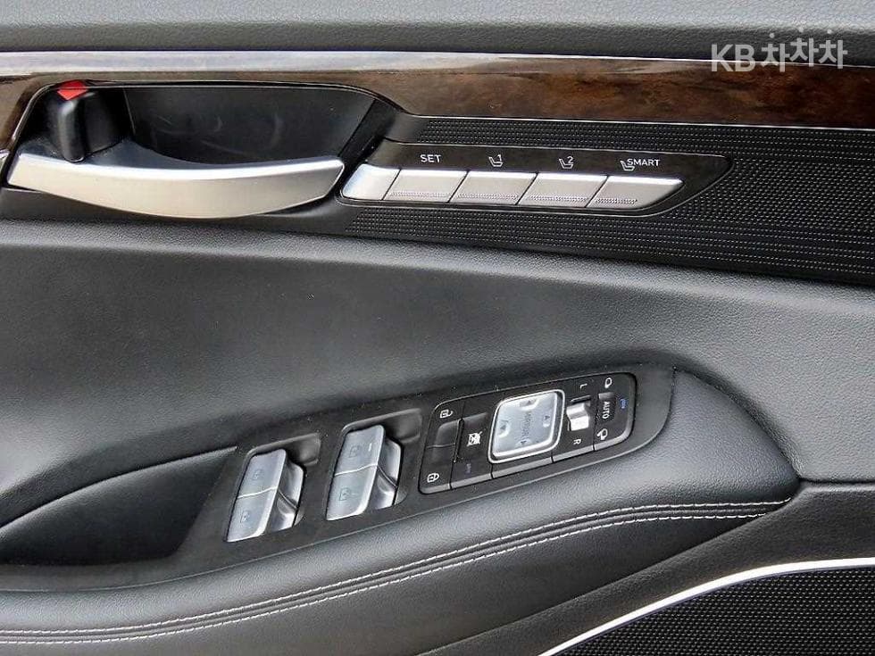 Genesis - G90 | 3.8 GDi AWD Luxury 12