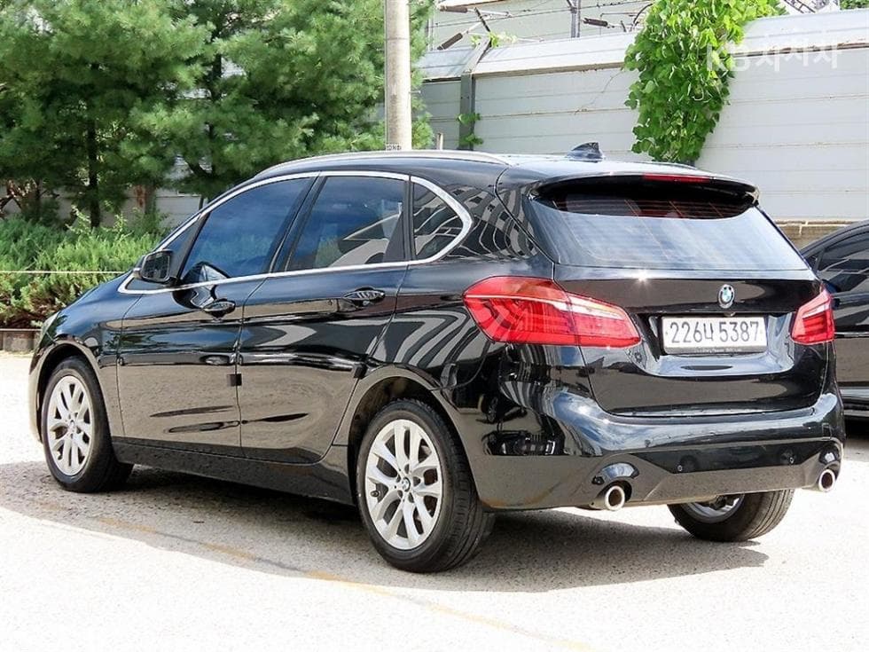 BMW - 2-Series | Active Tourer Advantage 3