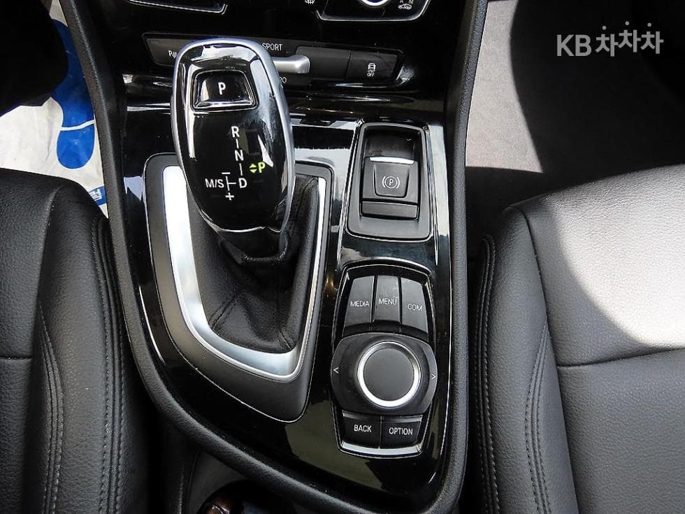 BMW - 2-Series | Active Tourer Advantage 9