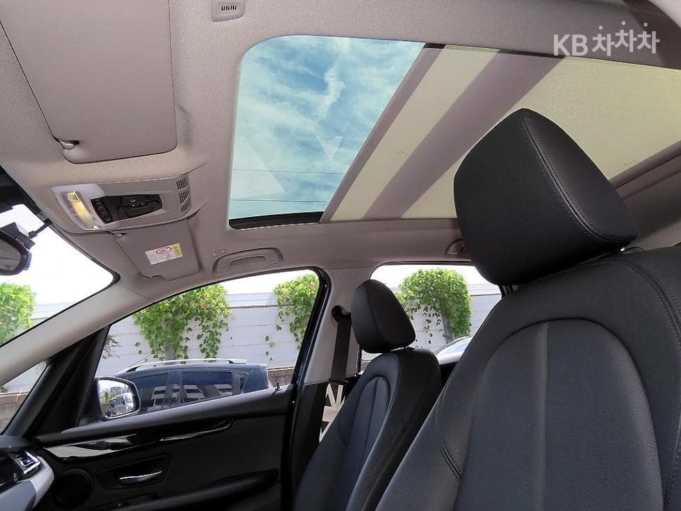 BMW - 2-Series | Active Tourer Advantage 16
