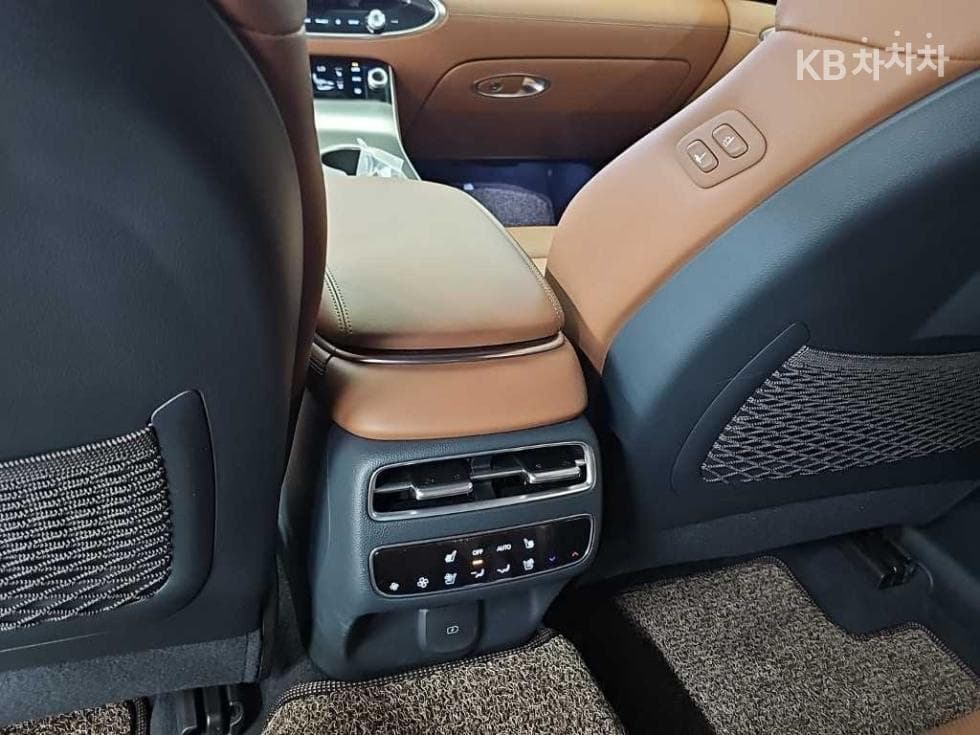 جينيسيس - GV70 | Gasoline 2.5T AWD 13