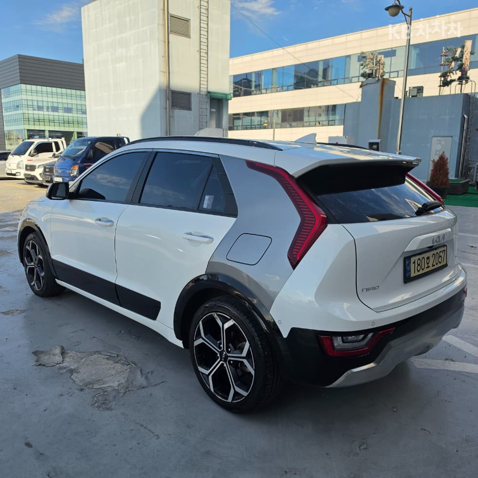 Kia - Ниро | The All New 1.6 HEV Signature 7