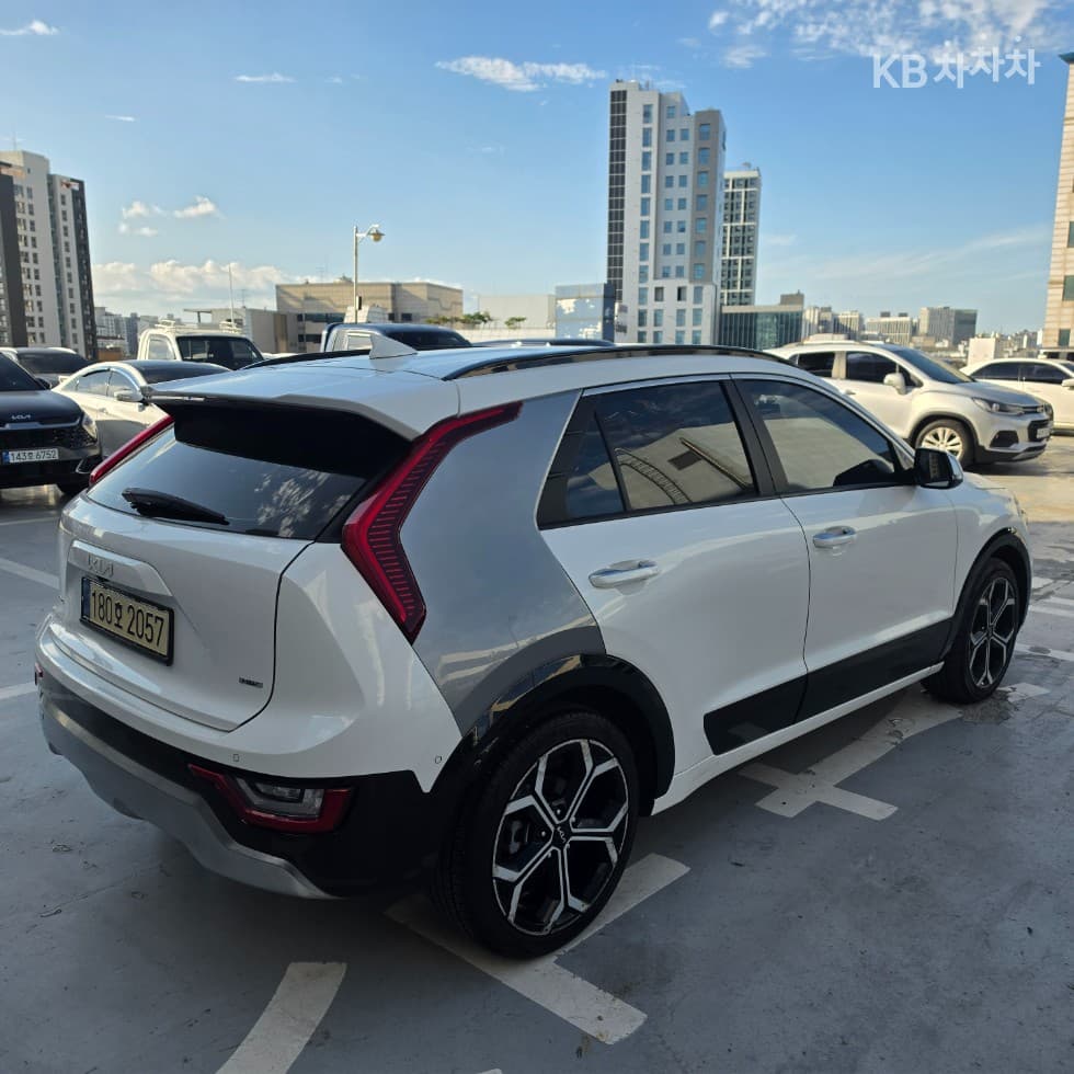Kia - Ниро | The All New 1.6 HEV Signature 8