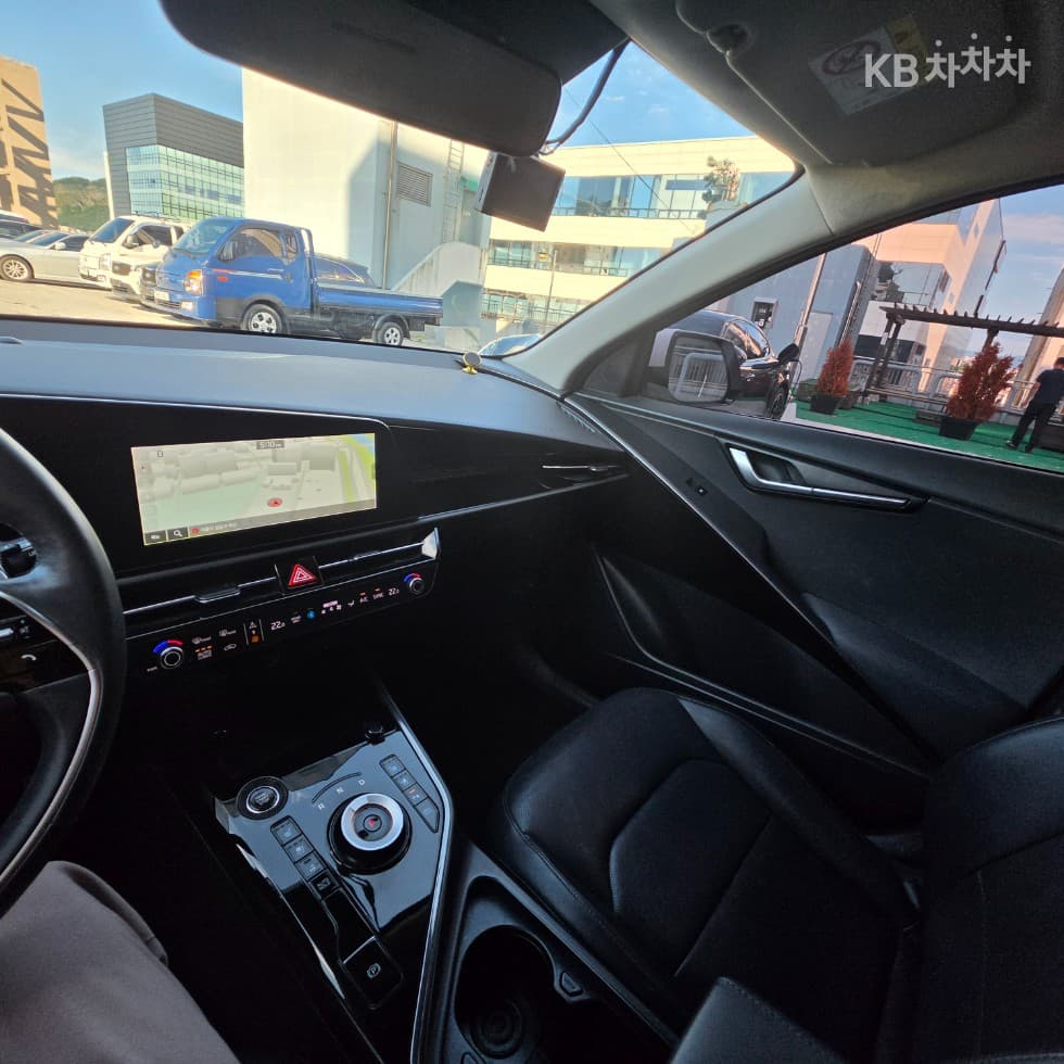 Kia - Ниро | The All New 1.6 HEV Signature 18