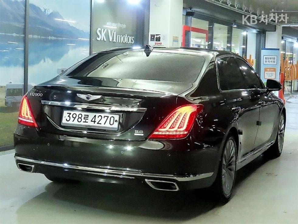 Genesis - EQ900 | 3.8 GDI AWD Premium Luxury 4