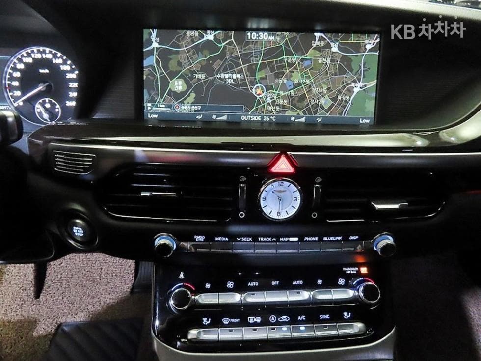 Genesis - EQ900 | 3.8 GDI AWD Premium Luxury 11