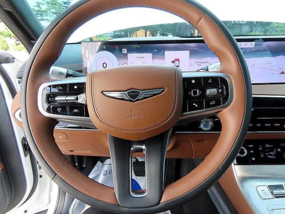 جينيسيس - GV70 | Gasoline 2.5T AWD 8