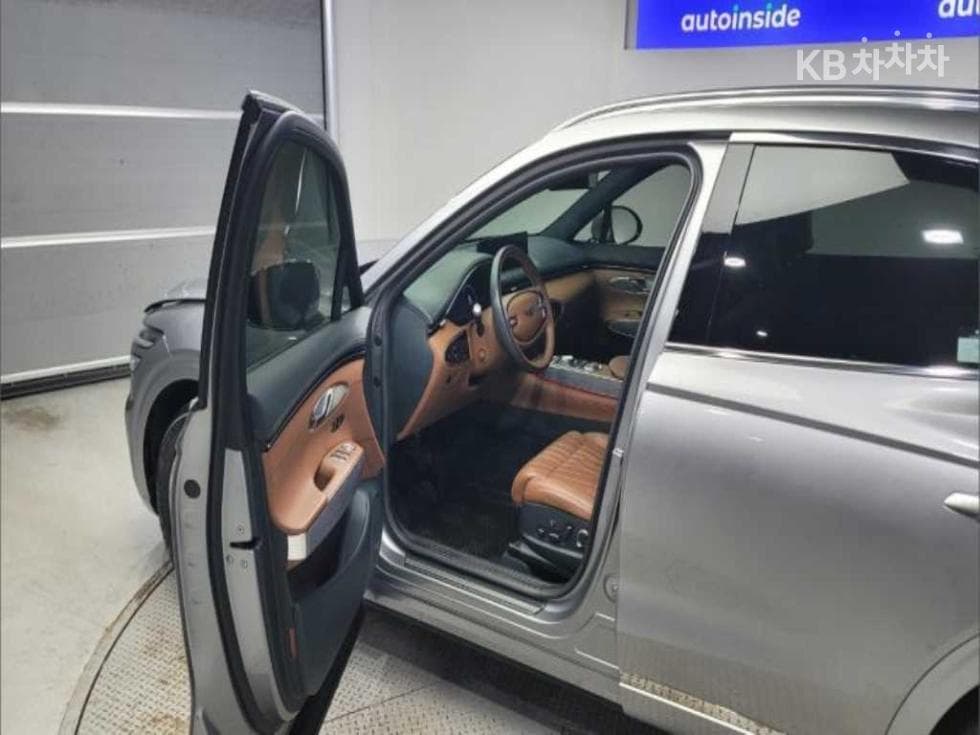 جينيسيس - GV70 | Gasoline 2.5T AWD 4
