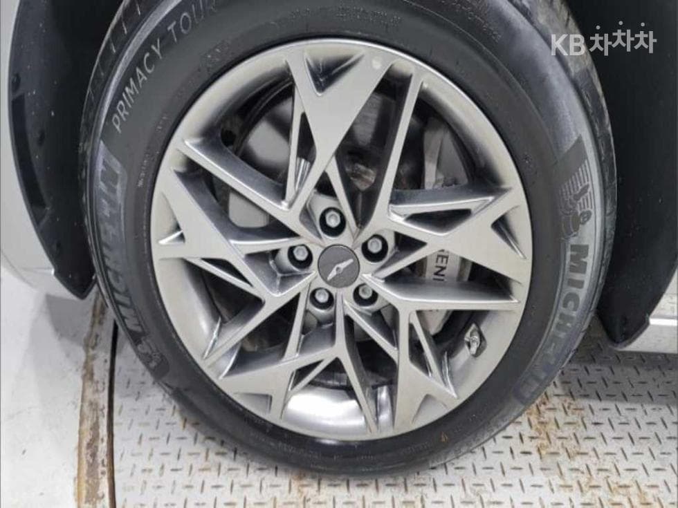 جينيسيس - GV70 | Gasoline 2.5T AWD 8