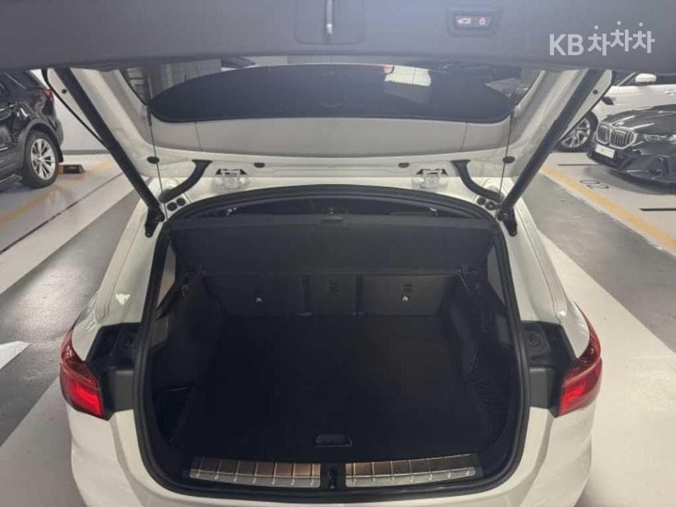 BMW - X1 | xDrive 20 xLine SE 6