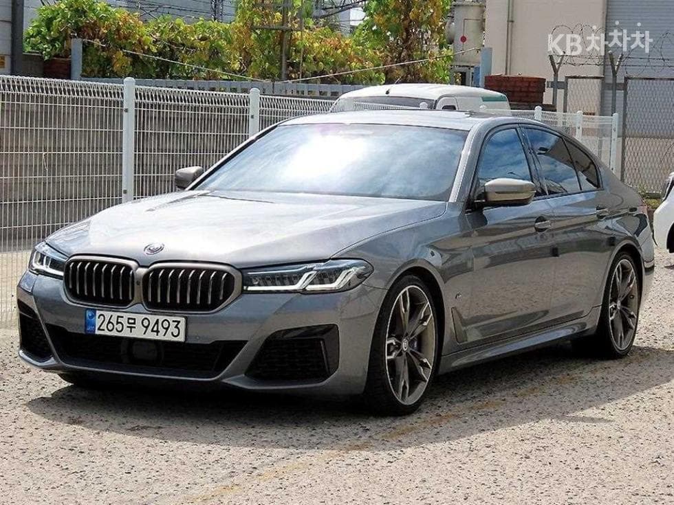 BMW - 5-Series | All New M550 xDrive 2
