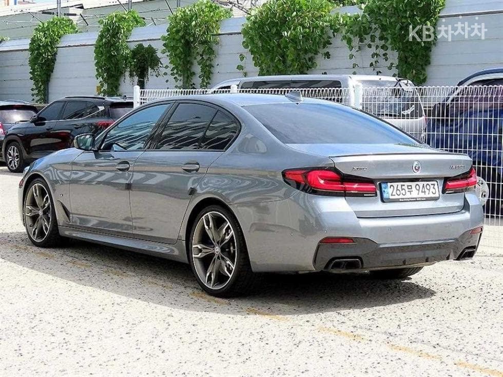 BMW - 5-Series | All New M550 xDrive 3