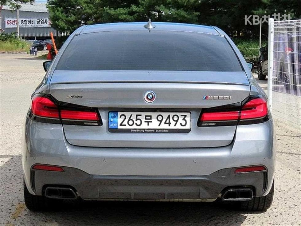 BMW - 5-Series | All New M550 xDrive 4