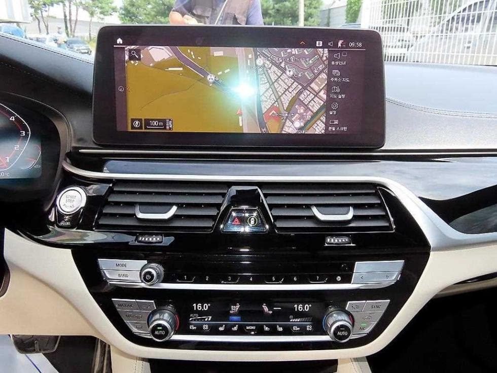 BMW - 5-Series | All New M550 xDrive 14