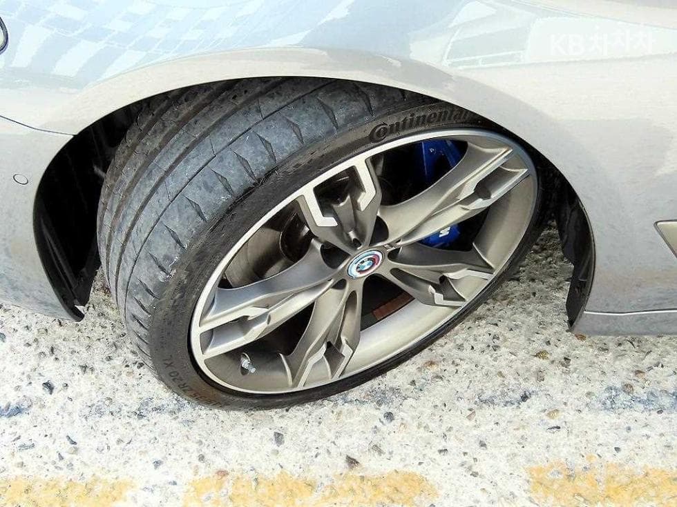 BMW - 5-Series | All New M550 xDrive 20