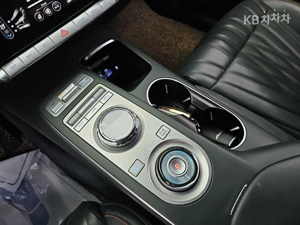 جينيسيس - GV70 | Gasoline 2.5T AWD 8