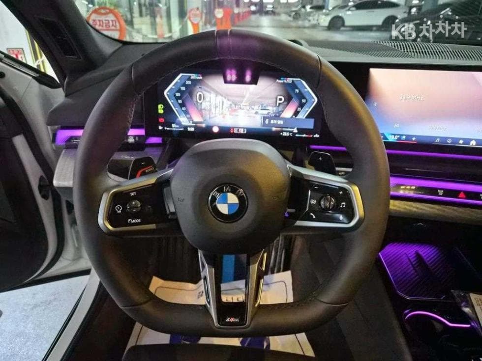 BMW - 5-Series | New 520 M Sport 8