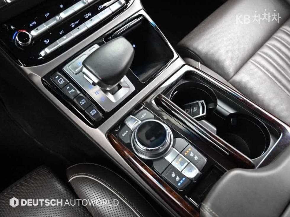 جينيسيس - EQ900 | 3.3 T-GDI AWD Premium Luxury 9