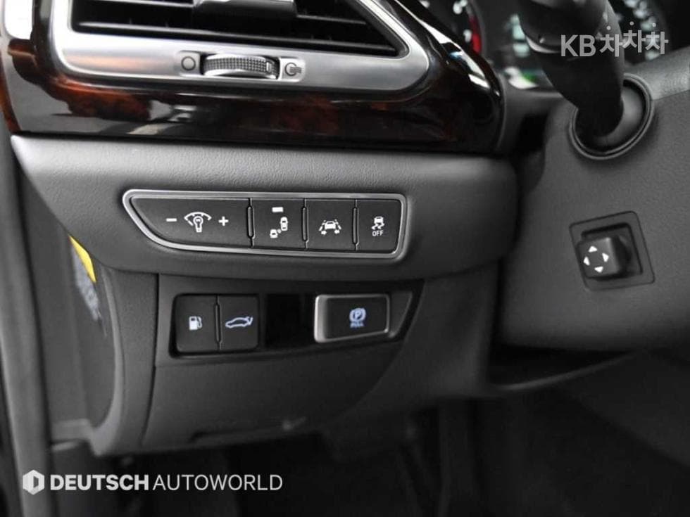 جينيسيس - EQ900 | 3.3 T-GDI AWD Premium Luxury 17