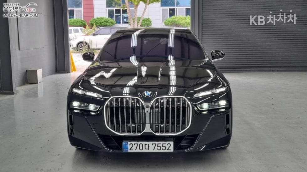 BMW - 7-Series | 740 xDrive M Sport 3