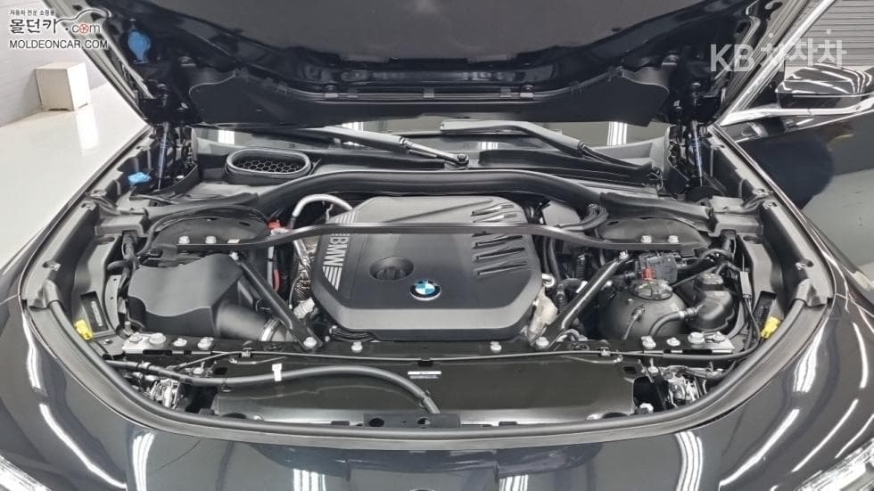 BMW - 7-Series | 740 xDrive M Sport 8