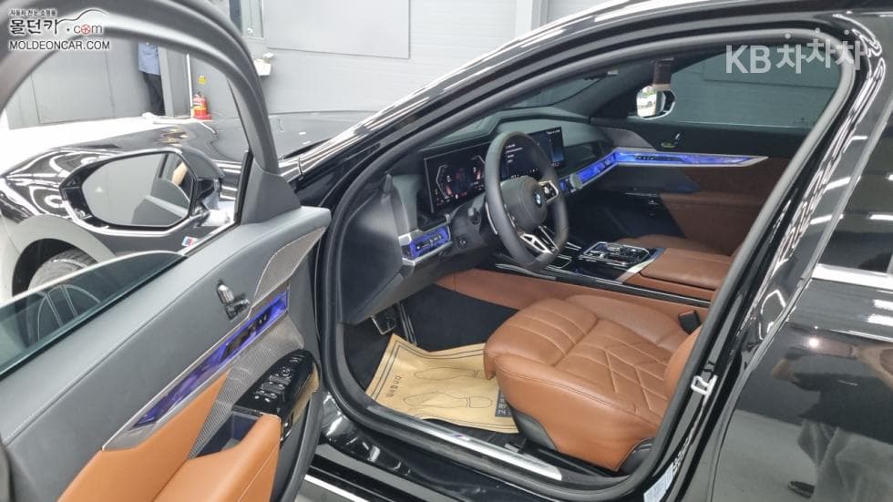 BMW - 7-Series | 740 xDrive M Sport 9