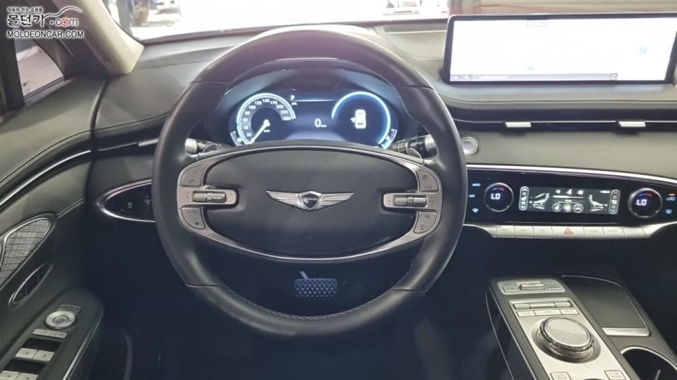 جينيسيس - GV70 | Gasoline 2.5T AWD 11