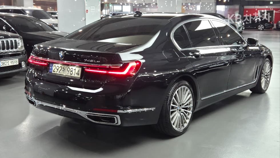 BMW - 7-Series | 745Le sDrive Design Pure Excellence 4
