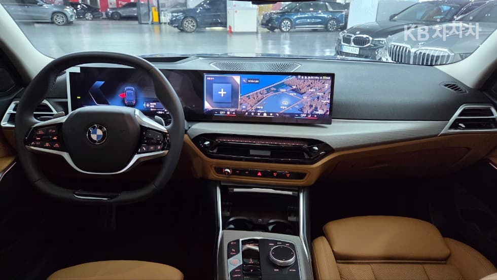 BMW - 3-Series | 320 Base 8