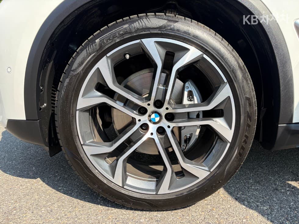 BMW - X5 | xDrive 40 xLine 16