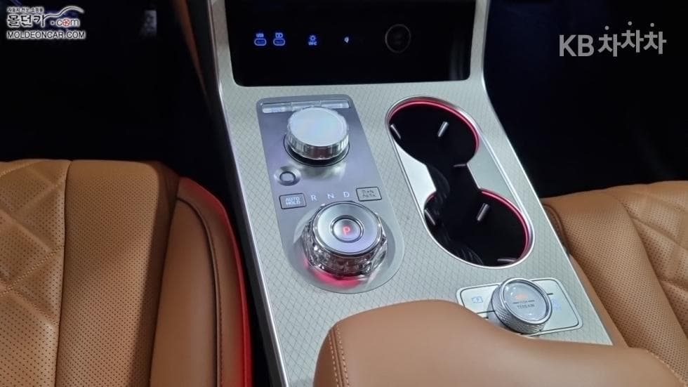 جينيسيس - GV80 | 2.5 Turbo Gasoline AWD 14