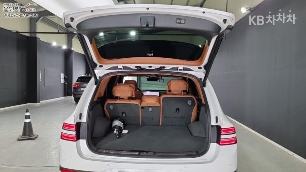جينيسيس - GV80 | 2.5 Turbo Gasoline AWD 18