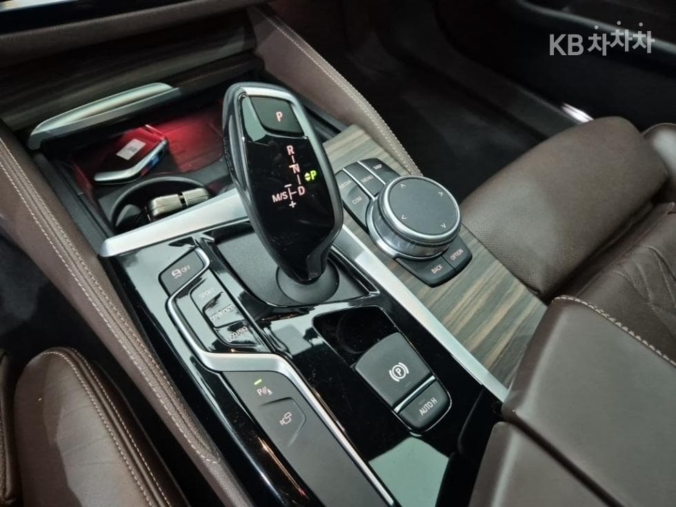 BMW - 5-Series | All New 530 M Sport Plus 8
