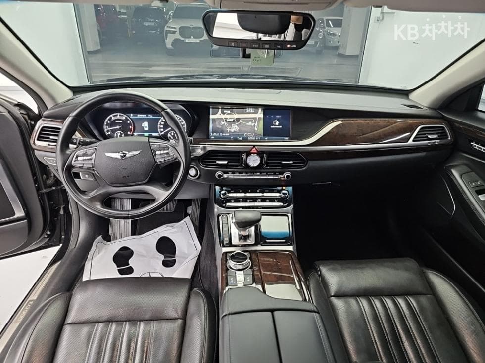 Genesis - EQ900 | 3.8 GDI AWD Luxury 7