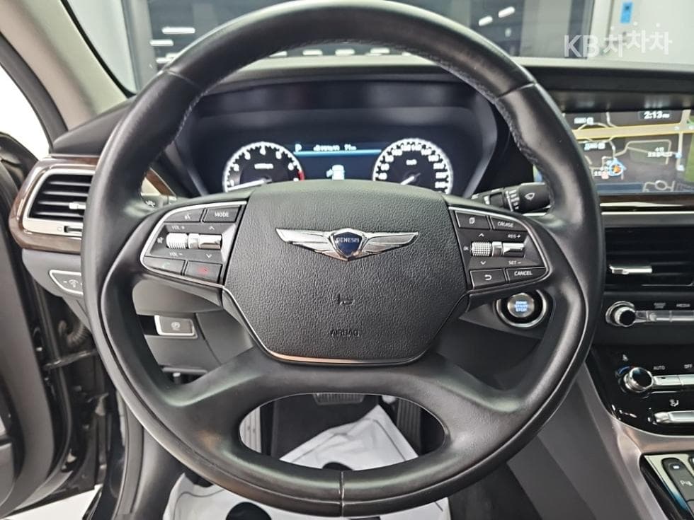 Genesis - EQ900 | 3.8 GDI AWD Luxury 9