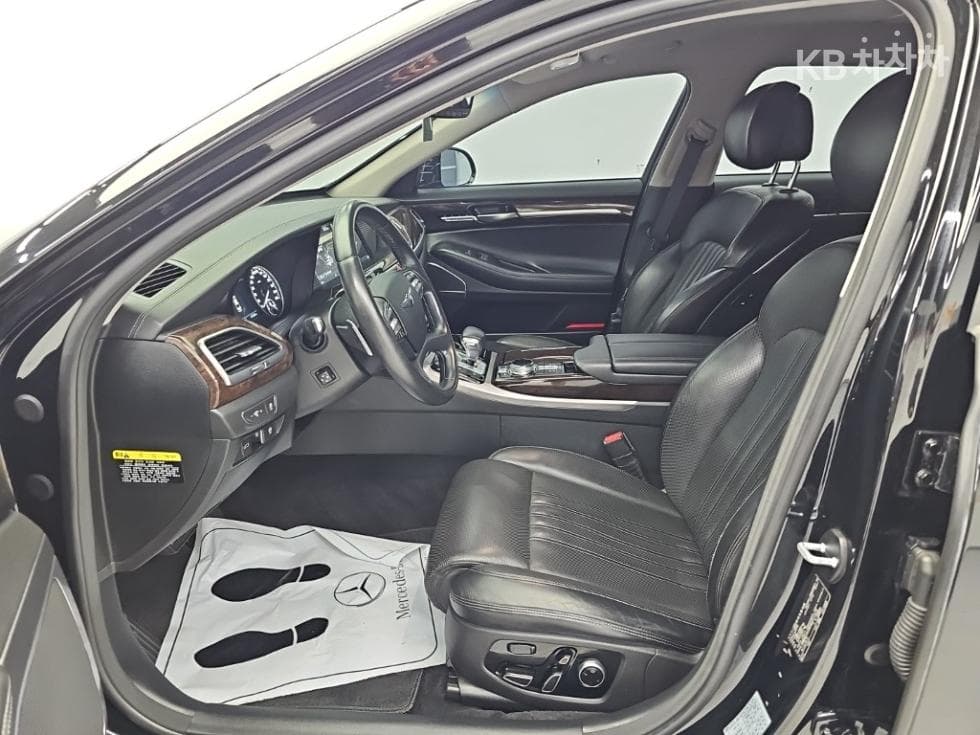 Genesis - EQ900 | 3.8 GDI AWD Luxury 11