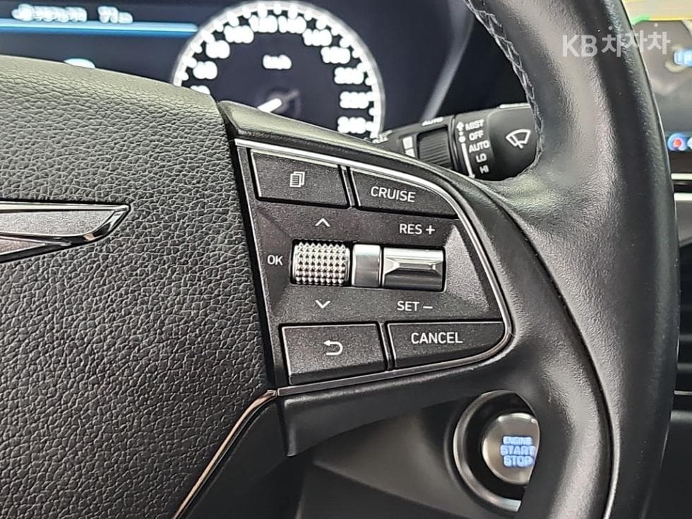Genesis - EQ900 | 3.8 GDI AWD Luxury 17