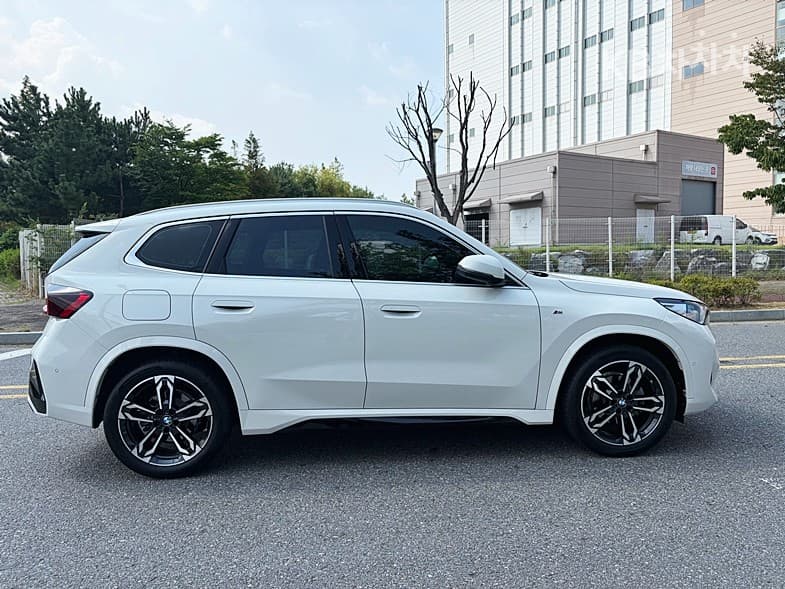 BMW - X1 | xDrive20 M Sport 13