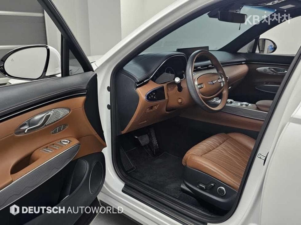 Genesis - GV70 | Gasoline 2.5T AWD 11