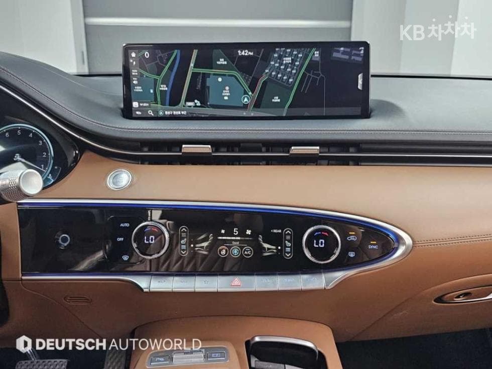 Genesis - GV70 | Gasoline 2.5T AWD 14