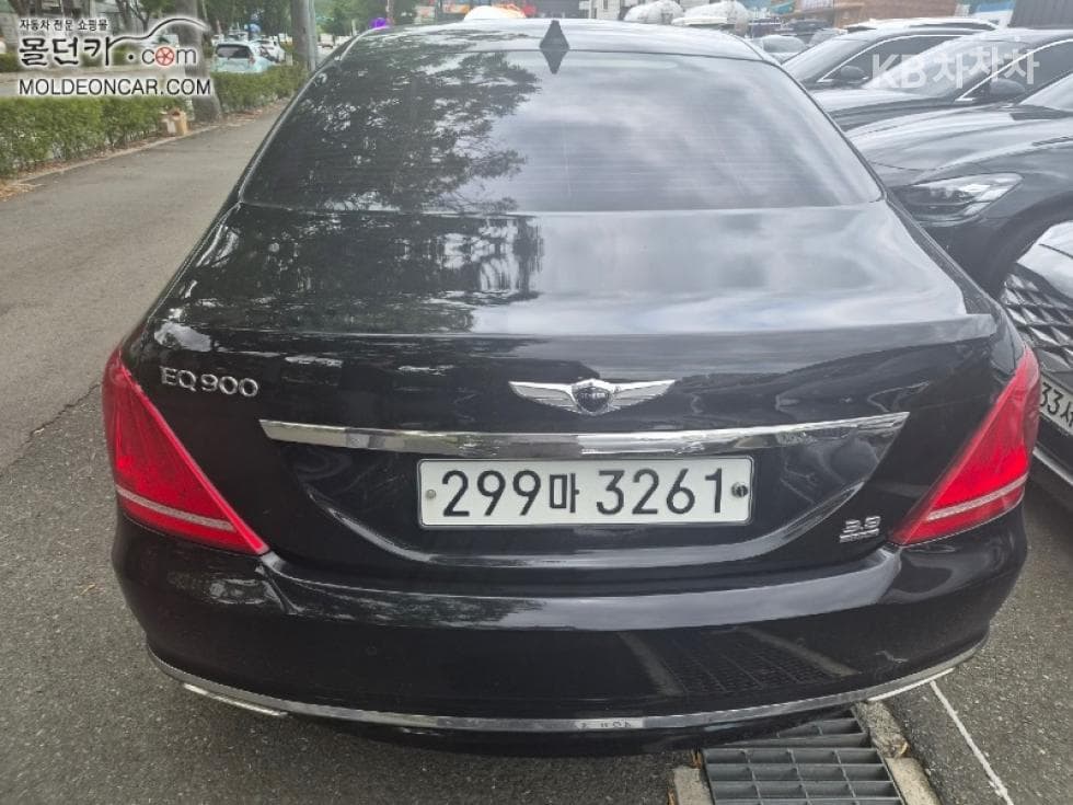 Genesis - EQ900 | 3.8 GDI AWD Premium Luxury 4