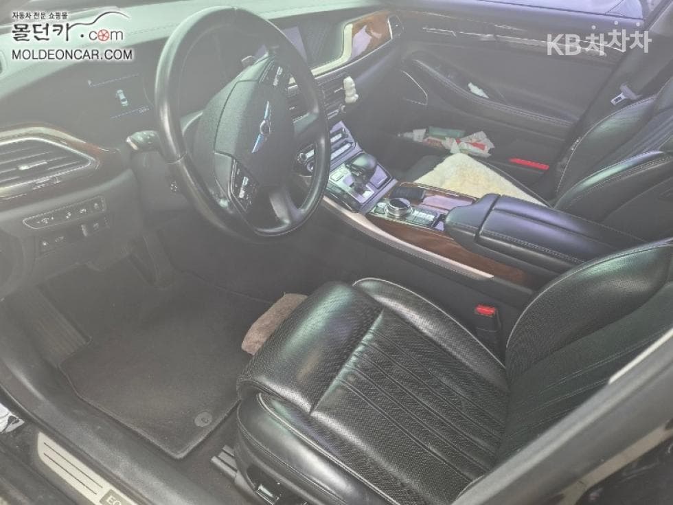 Genesis - EQ900 | 3.8 GDI AWD Premium Luxury 5